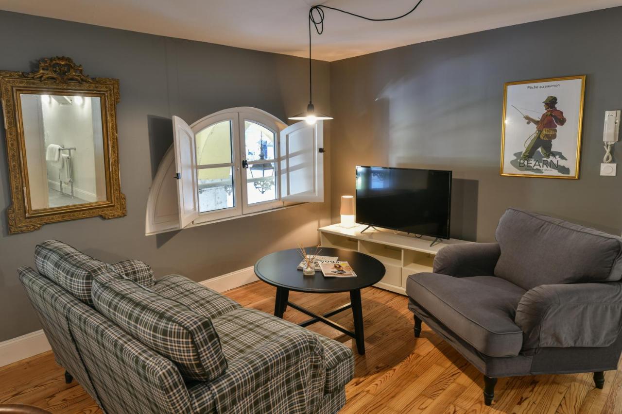 Pau: Superbe Appartement Climatise/Coeur De Ville Luaran gambar
